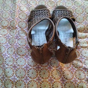 New MaddenGirl size 10 Cognac Hamptton